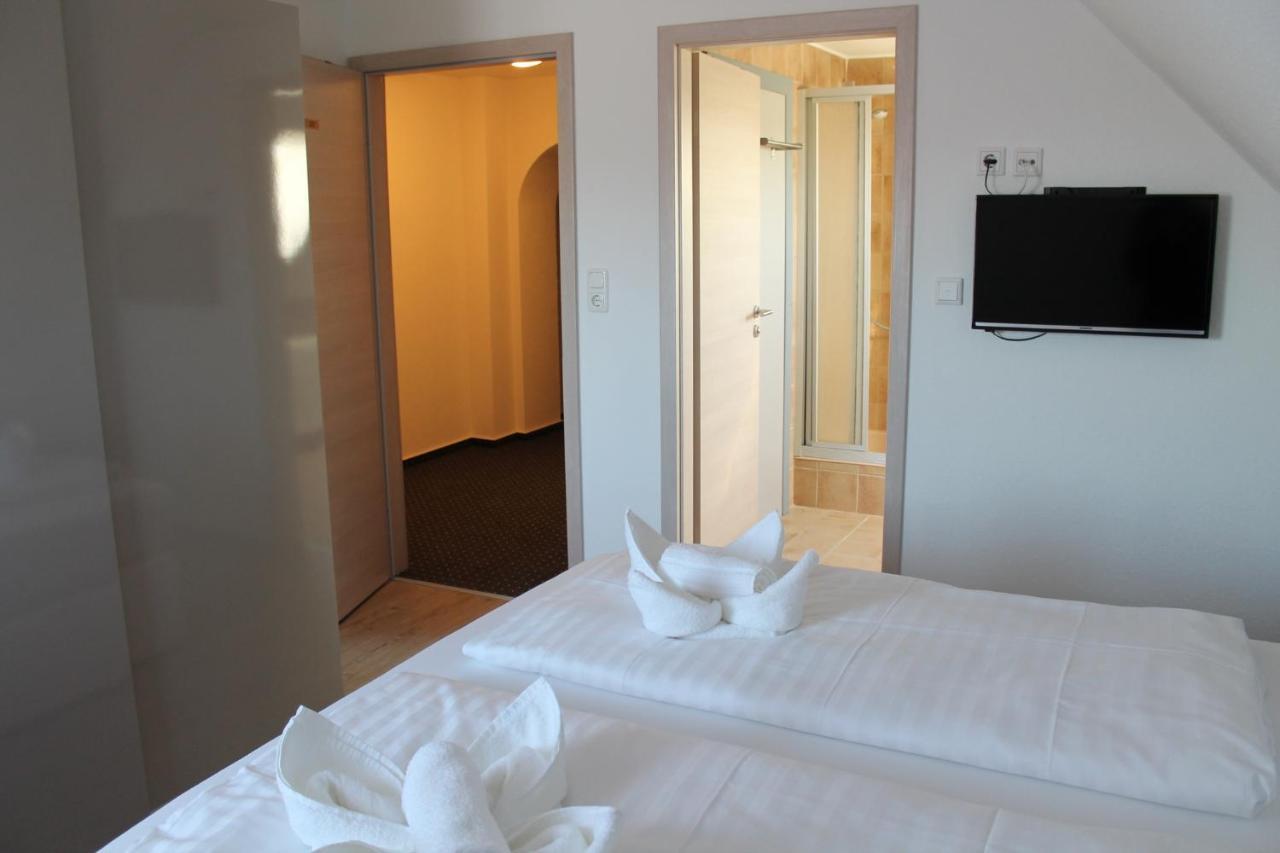 ホテル Gastehaus Hubertushof - 24H Check-In ハウゼン エクステリア 写真