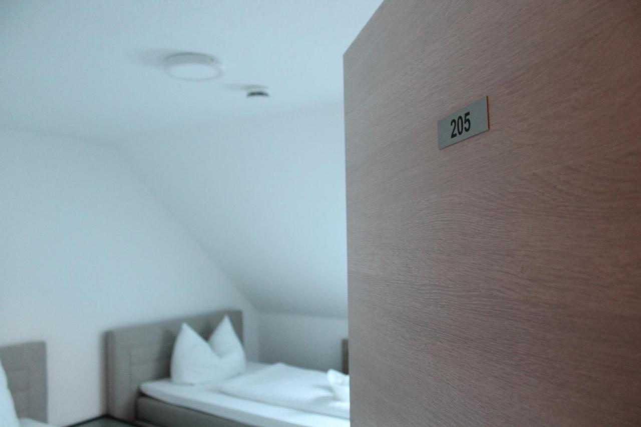 ホテル Gastehaus Hubertushof - 24H Check-In ハウゼン エクステリア 写真