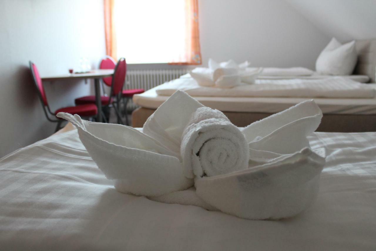 ホテル Gastehaus Hubertushof - 24H Check-In ハウゼン エクステリア 写真
